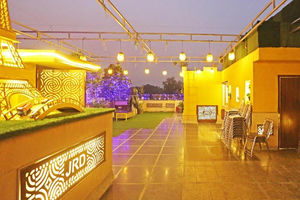 JRD Luxury Boutique Hotel